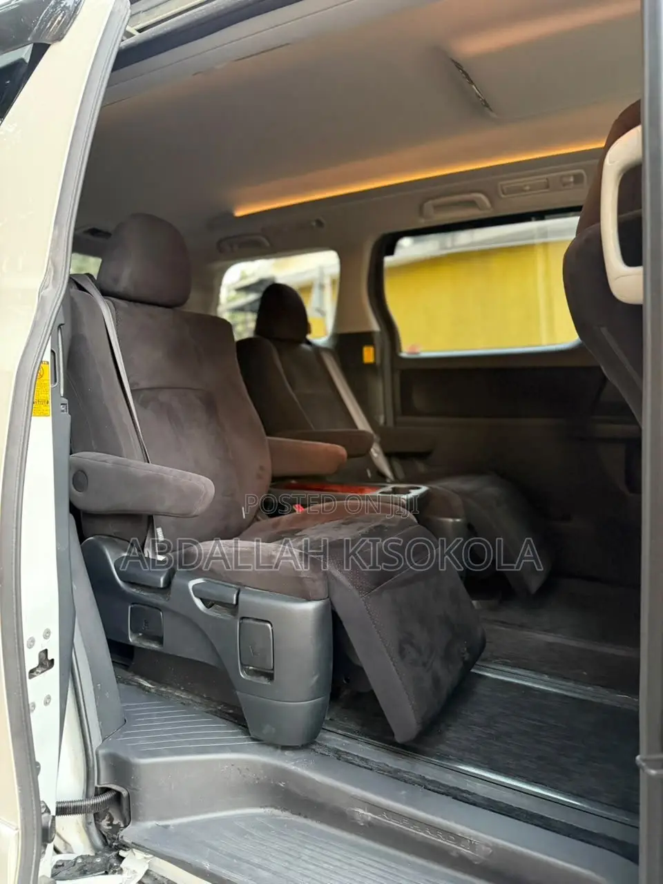 Toyota Alphard 2.4 Petrol FWD 2010 White