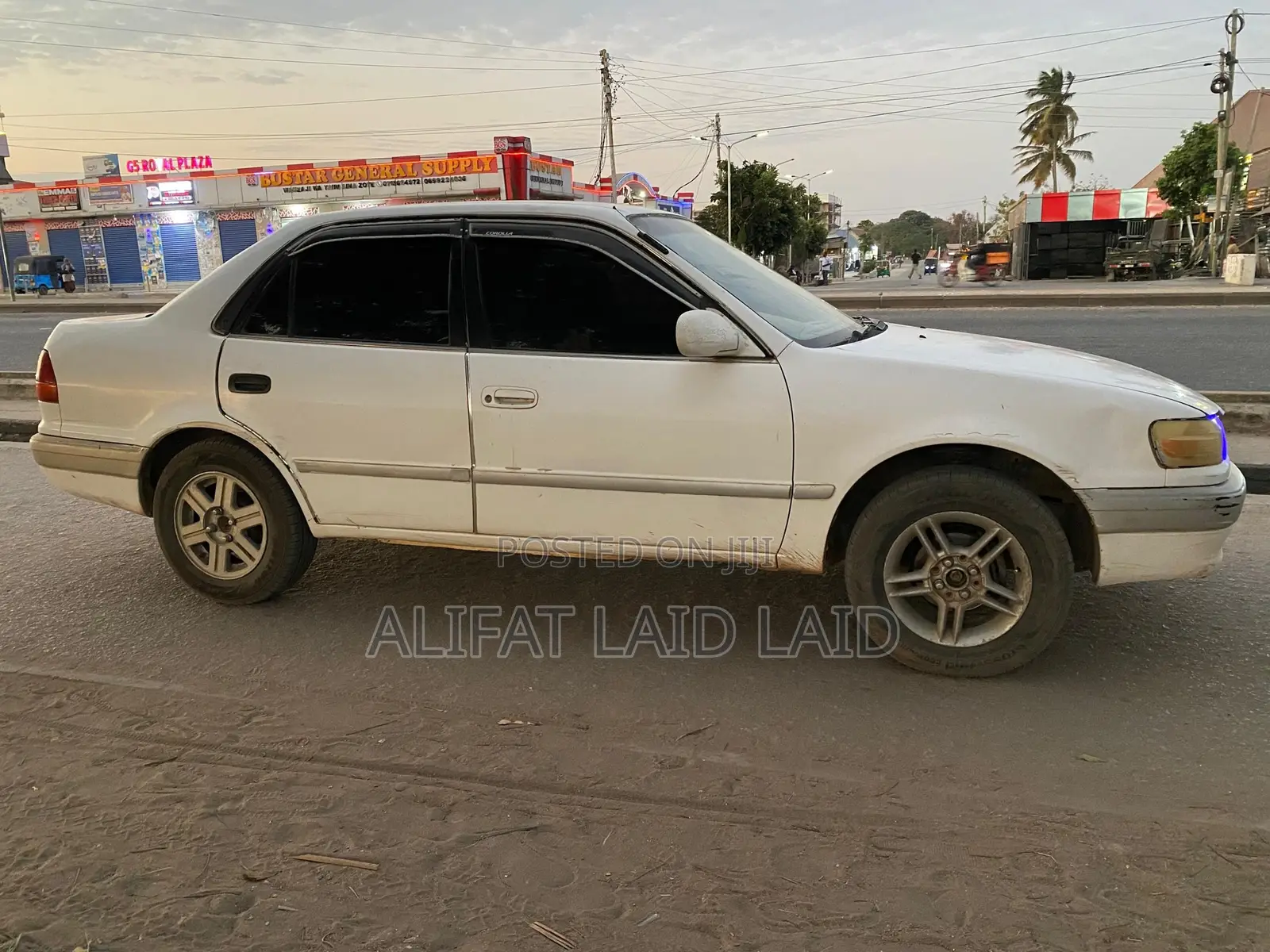 Toyota Corolla 2000 White