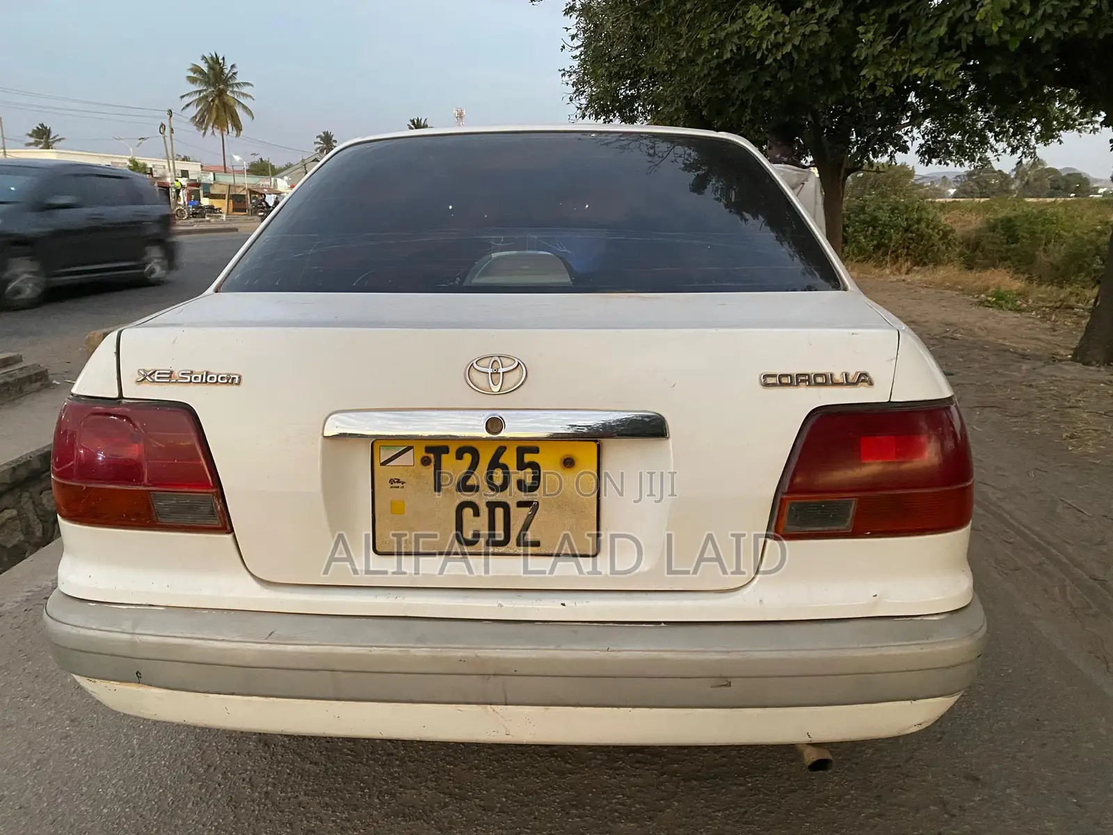 Toyota Corolla 2000 White