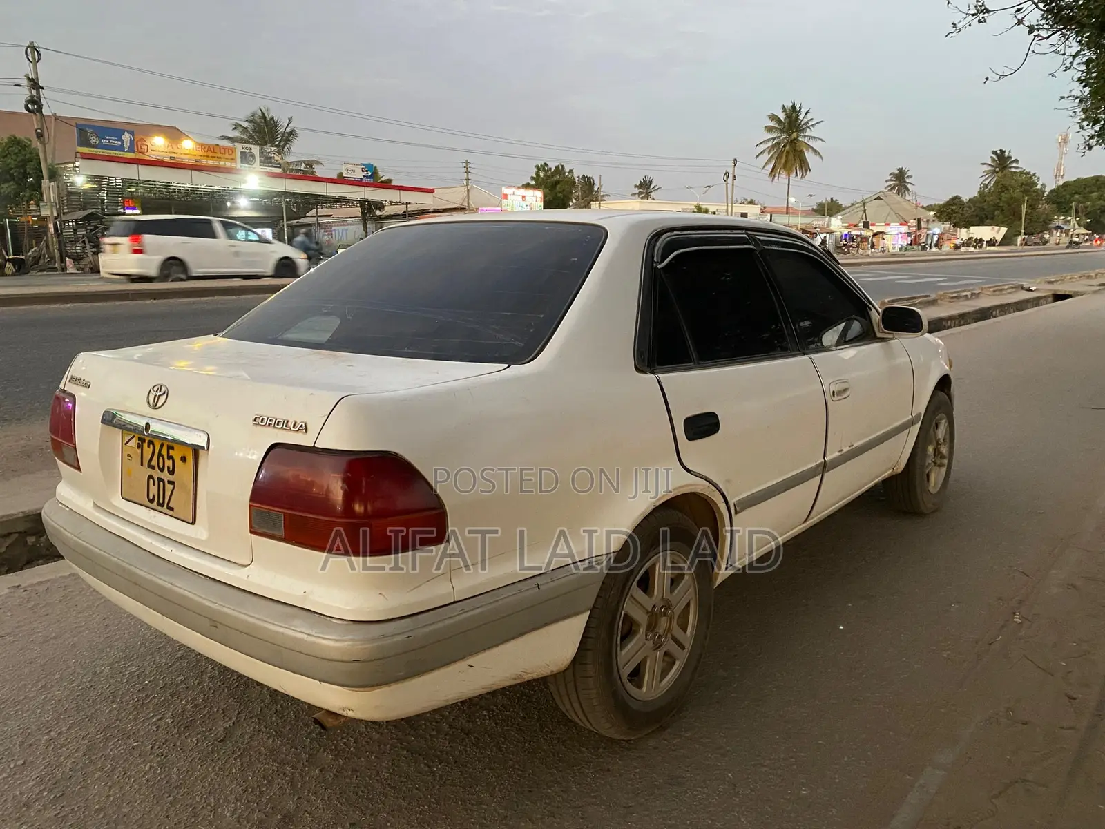 Toyota Corolla 2000 White