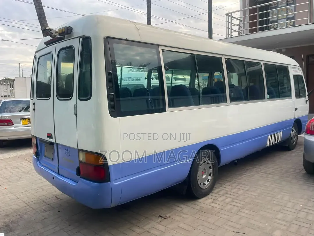 Toyota Coaster 2003
