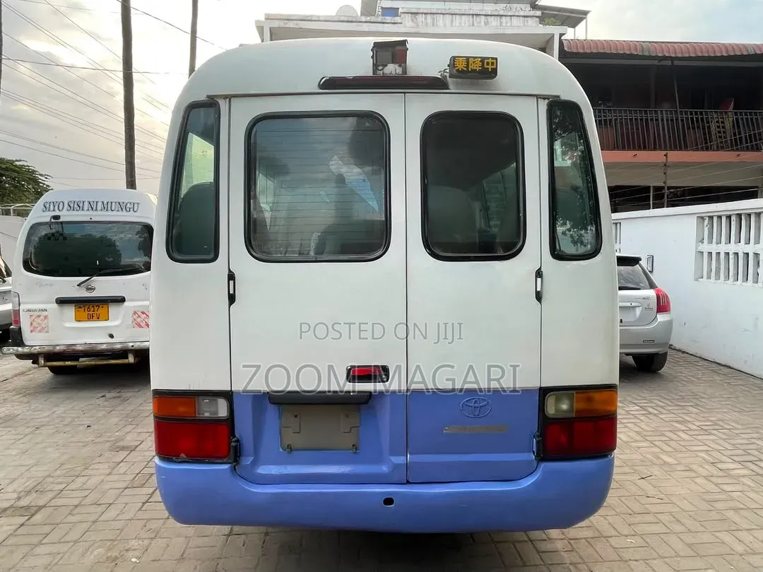 Toyota Coaster 2003