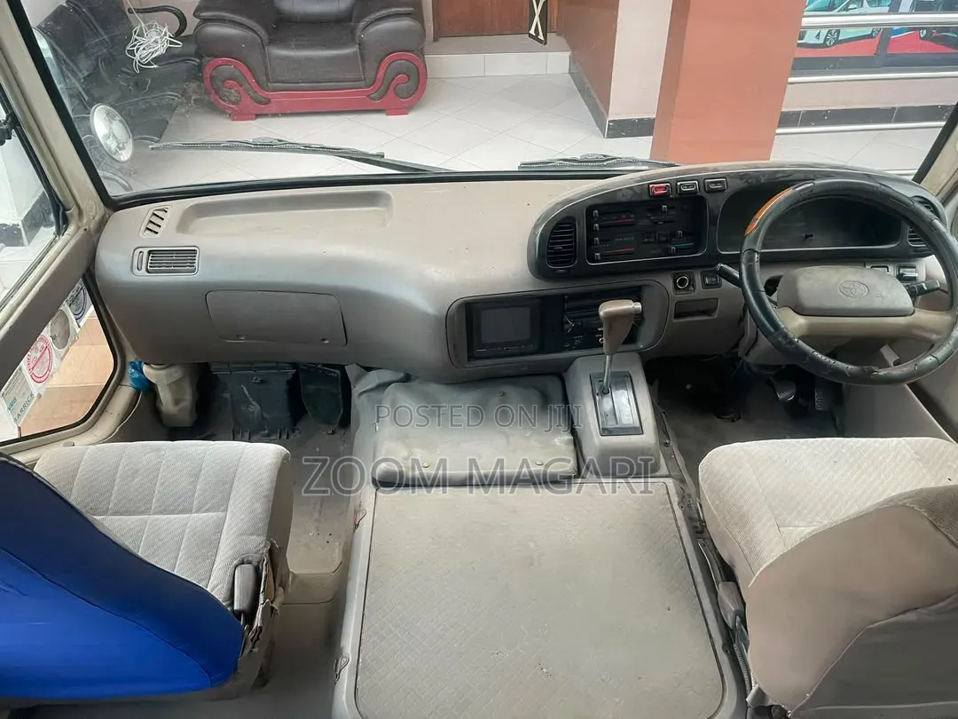 Toyota Coaster 2003