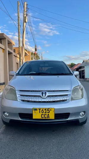 Toyota IST 2004 Silver
