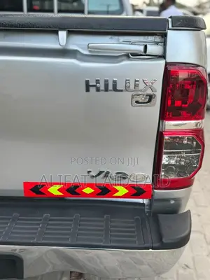 Toyota Hilux 2011 Silver