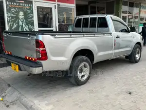 Toyota Hilux 2011 Silver