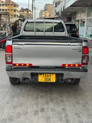 Toyota Hilux 2011 Silver