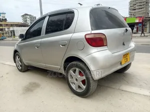 Toyota Vitz 2002 Pink