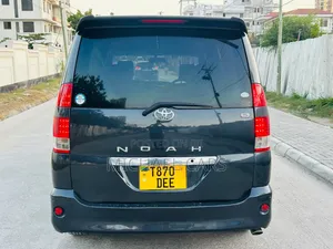 Toyota Noah 2005 Black