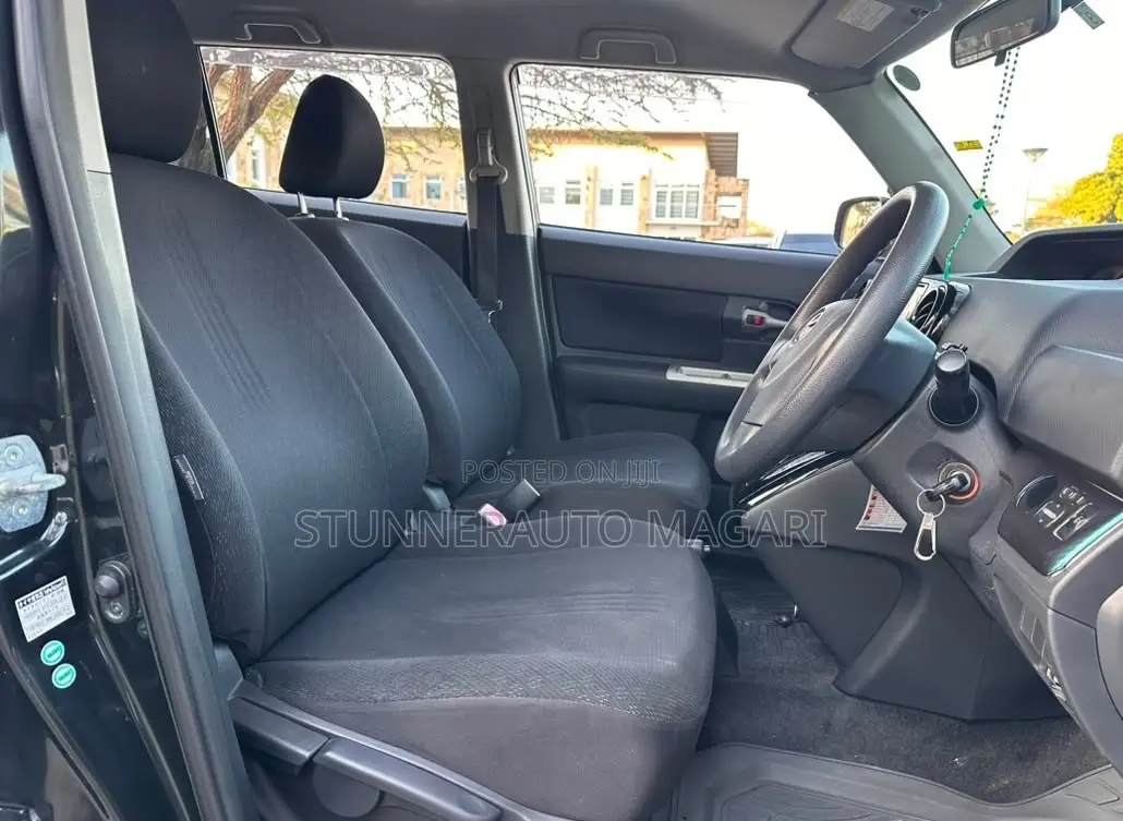 Toyota Corolla Rumion 2009 Black