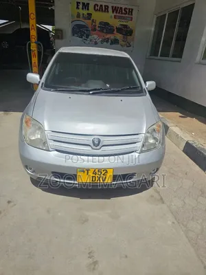 Toyota IST 2005 Silver