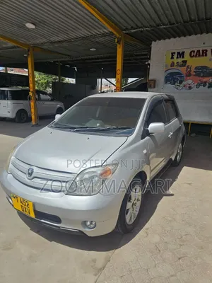Toyota IST 2005 Silver