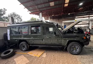 Toyota Land Cruiser 2012