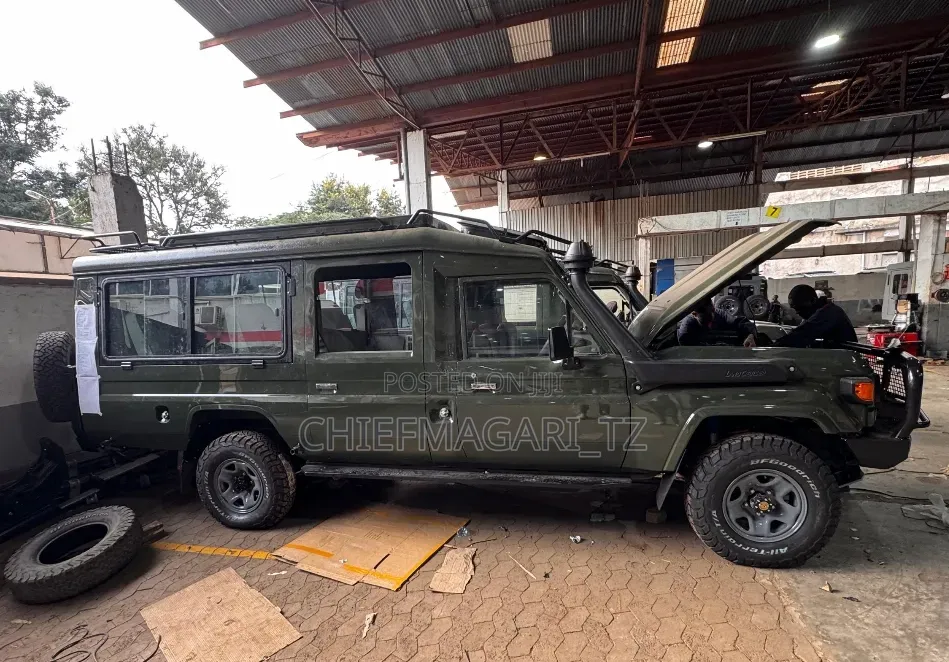 Toyota Land Cruiser 2012