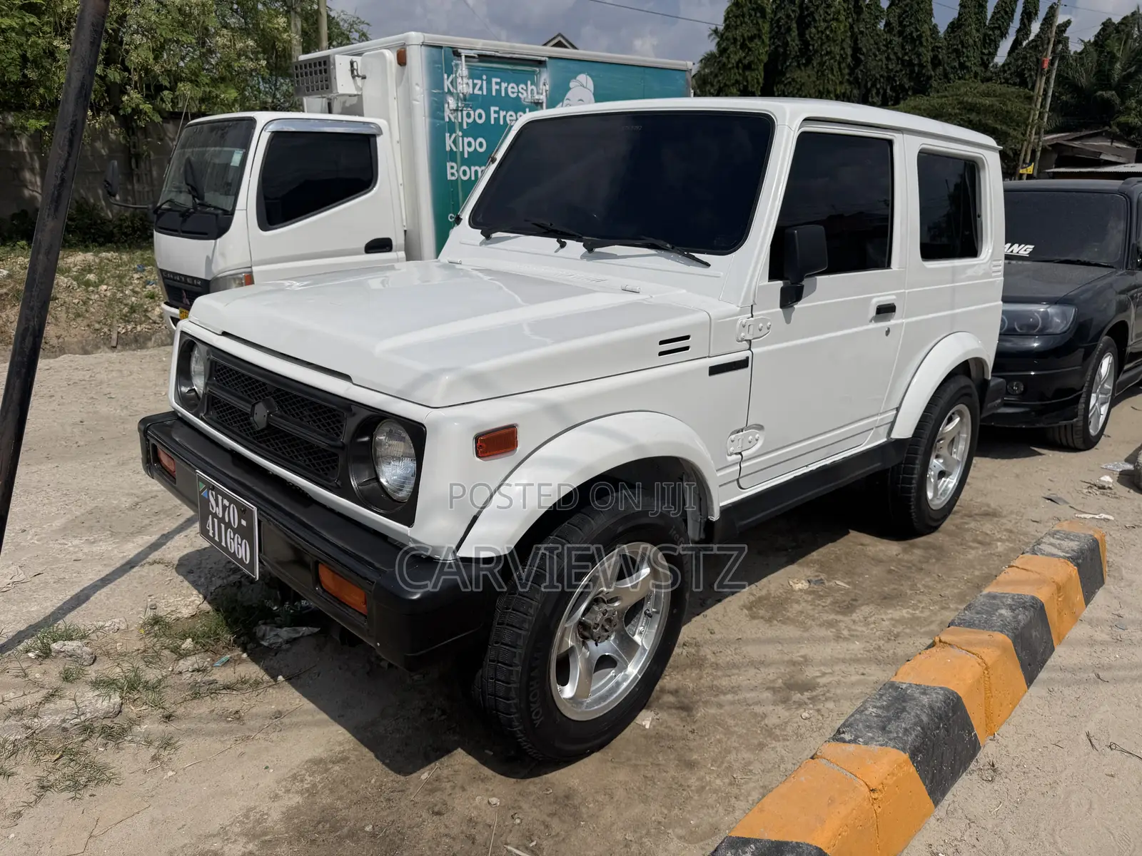 Suzuki Samurai 1993 White