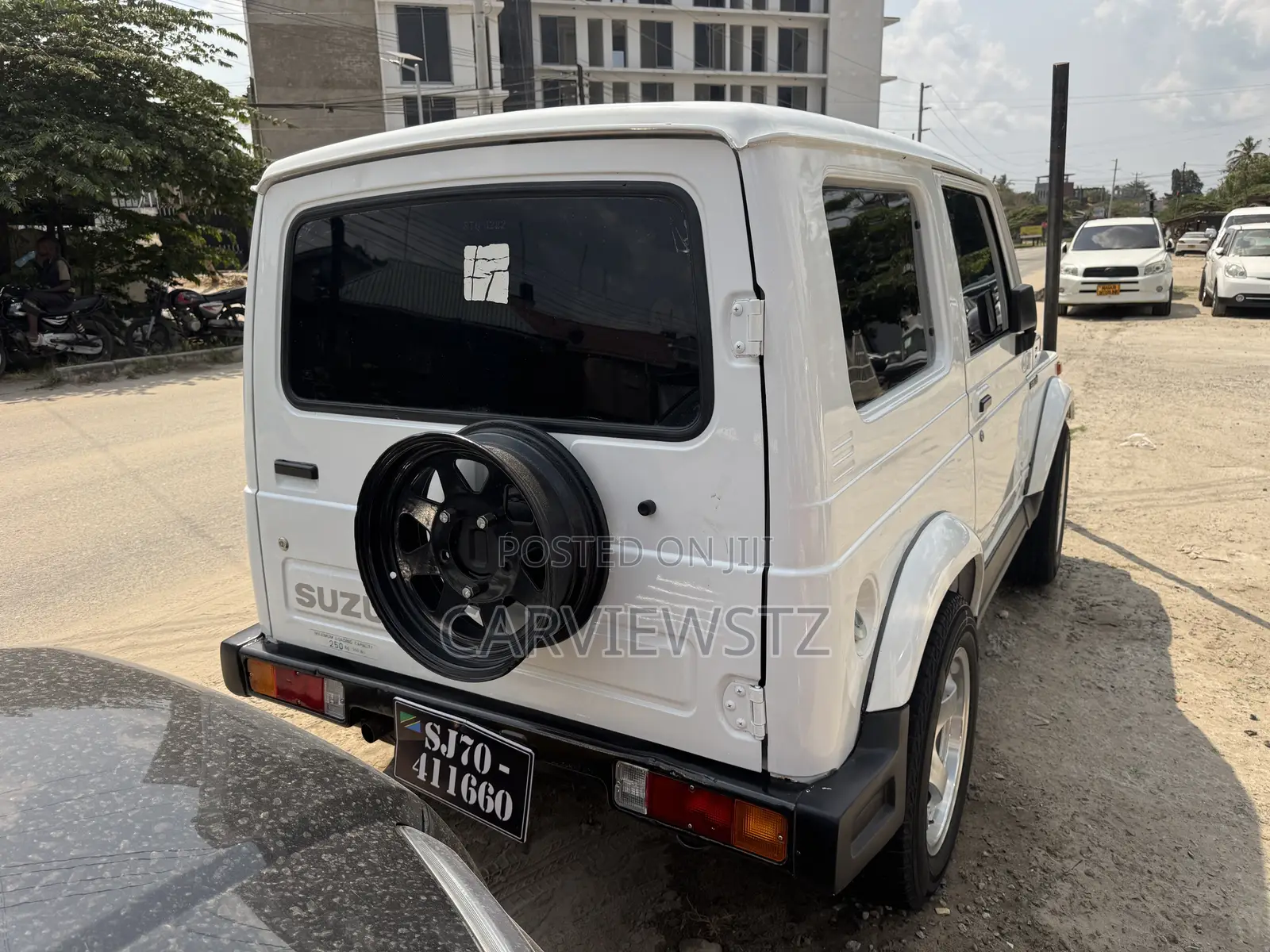 Suzuki Samurai 1993 White