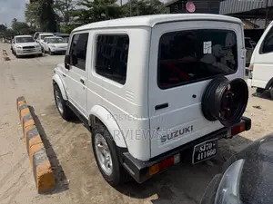 Suzuki Samurai 1993 White