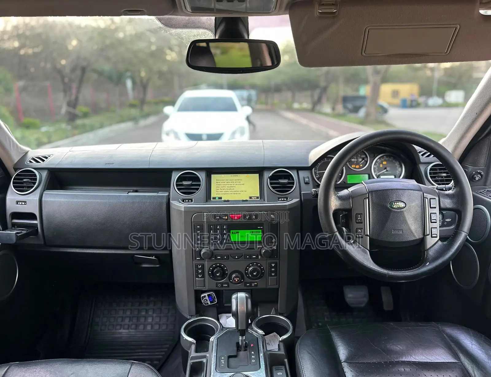 Land Rover Discovery 2010 Black