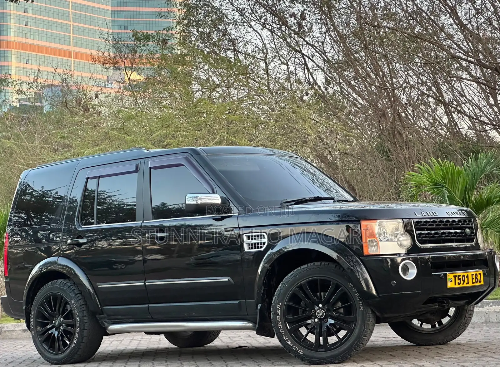Land Rover Discovery 2010 Black