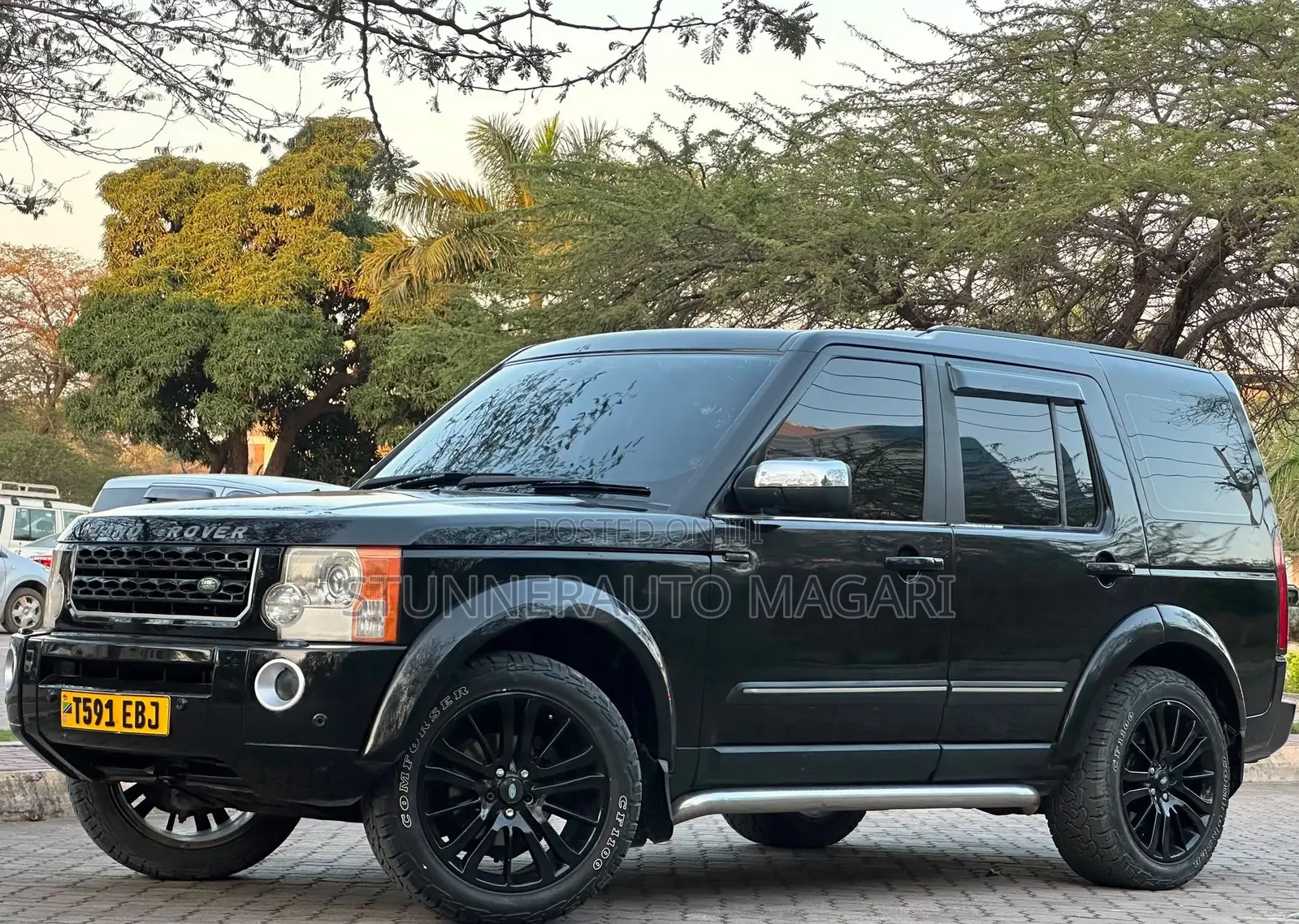 Land Rover Discovery 2010 Black