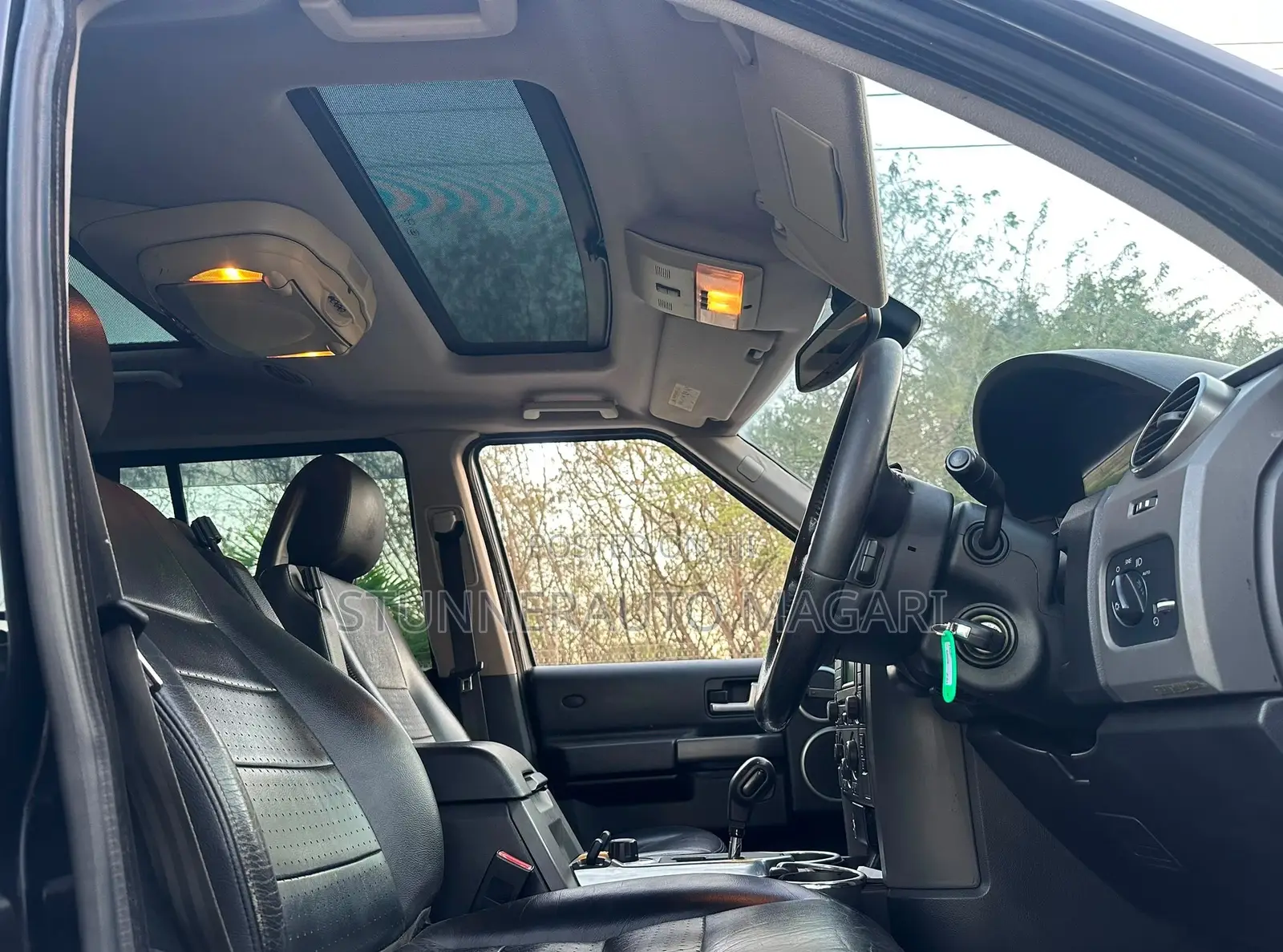 Land Rover Discovery 2010 Black