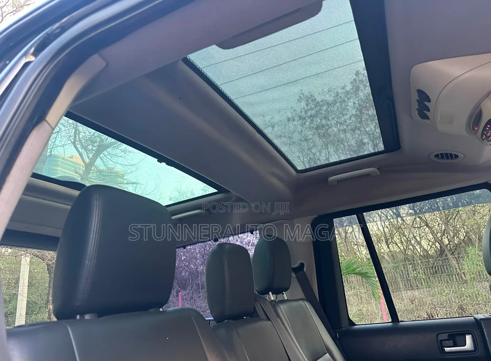 Land Rover Discovery 2010 Black