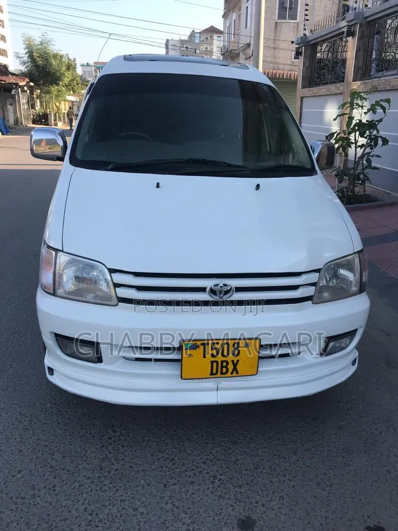 Toyota Noah 2001 Pearl