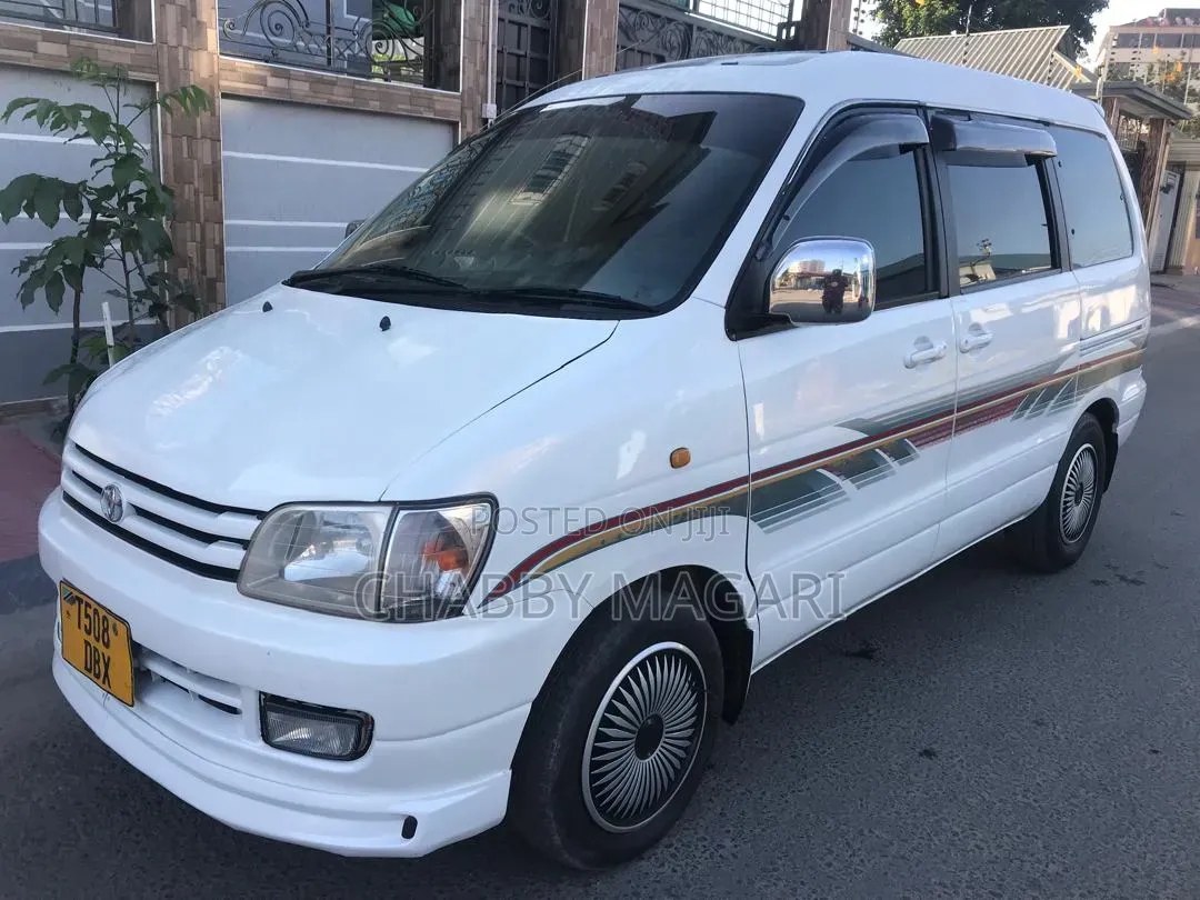 Toyota Noah 2001 Pearl