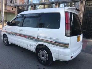 Toyota Noah 2001 Pearl