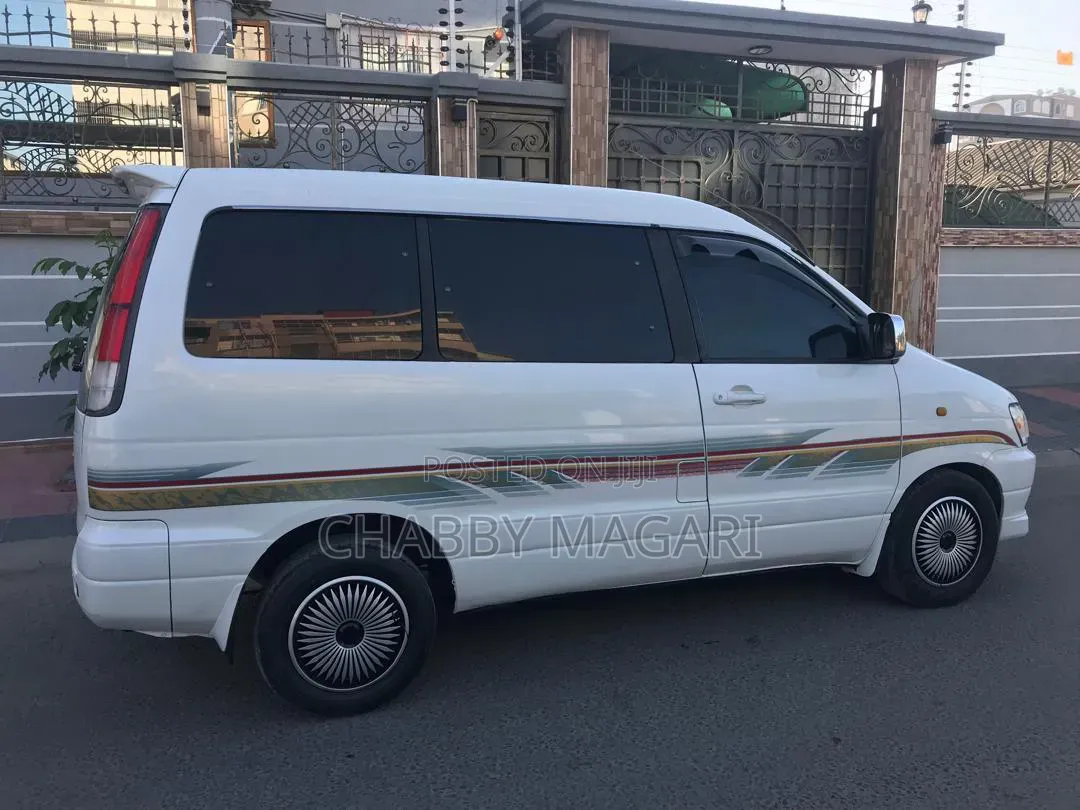Toyota Noah 2001 Pearl