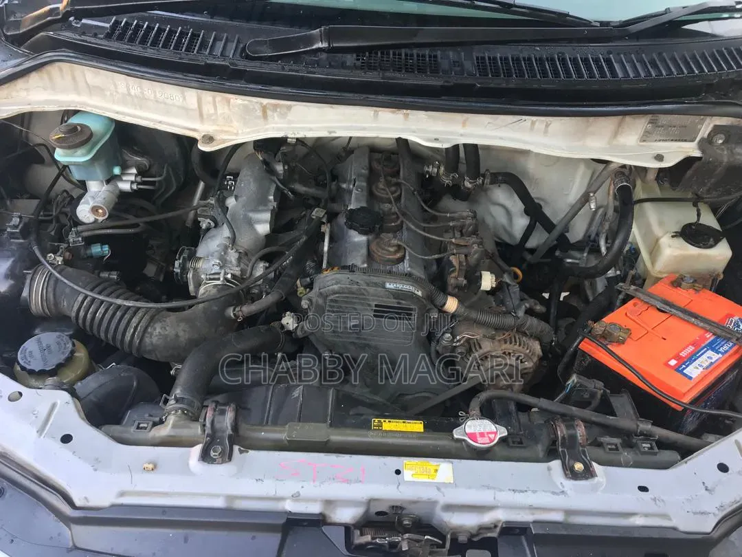 Toyota Noah 2001 Pearl