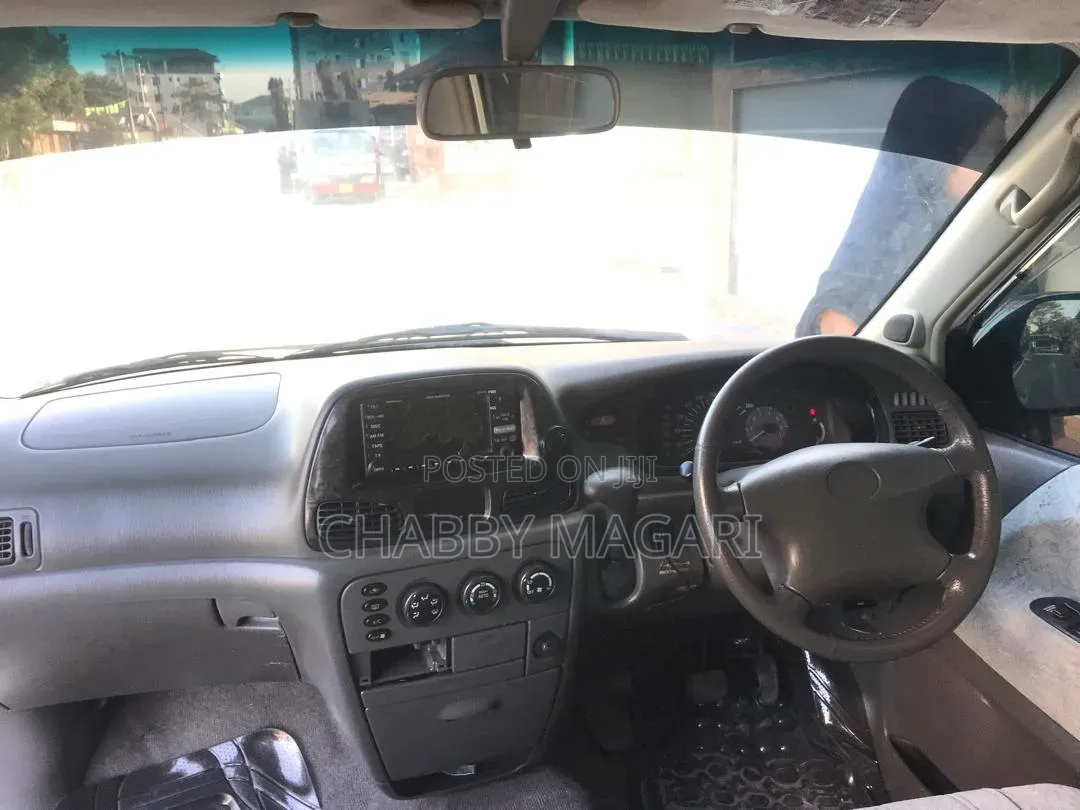 Toyota Noah 2001 Pearl