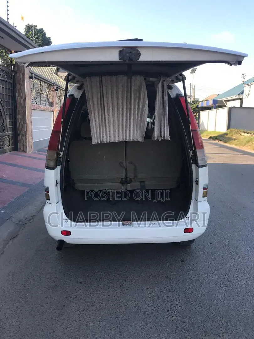Toyota Noah 2001 Pearl