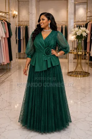 Elegant Lace Pleated Evening Gown