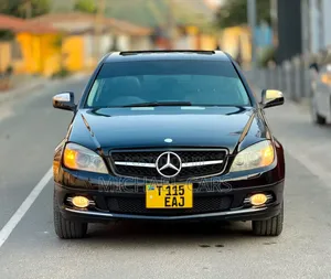 Mercedes-Benz C200 2010 Black