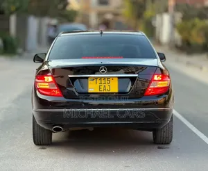 Mercedes-Benz C200 2010 Black
