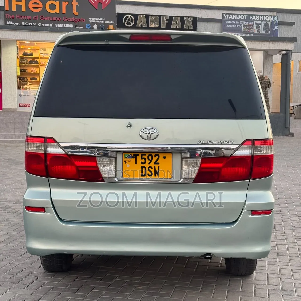 Toyota Alphard 2005 Silver