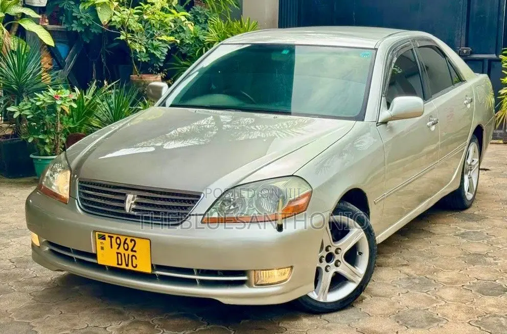 Toyota Mark II 2004 Silver
