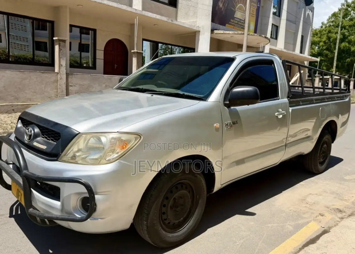 Toyota Hilux 2009 Silver