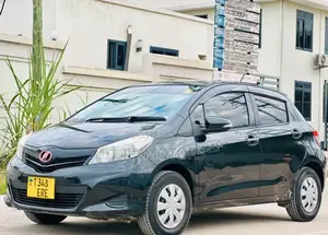 Toyota Vitz 2011 Black