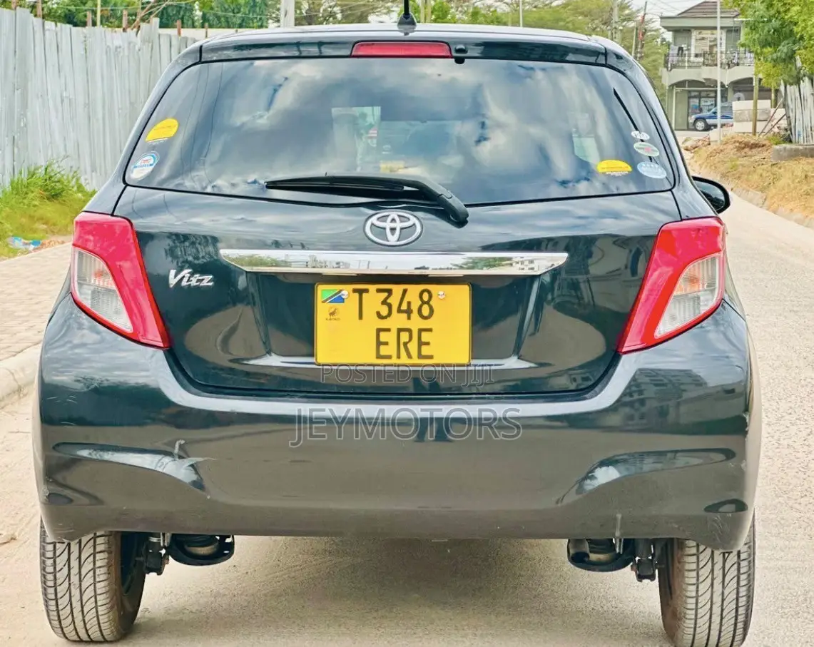 Toyota Vitz 2011 Black
