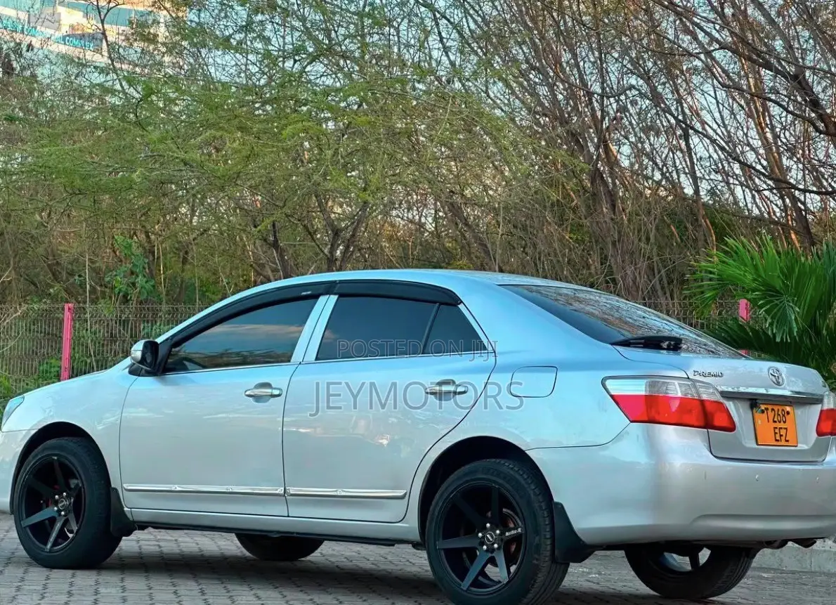 Toyota Premio 2010 Silver