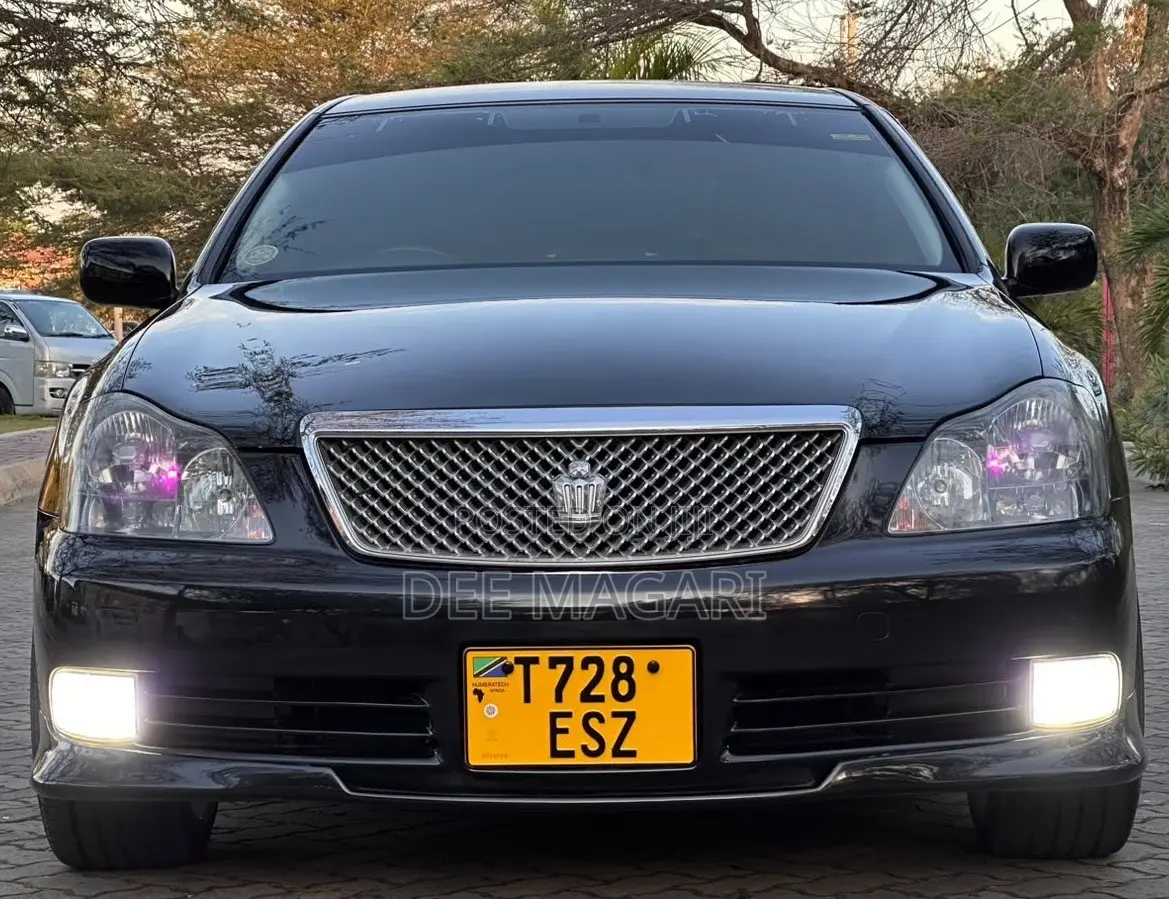 Toyota Crown 2004 Black