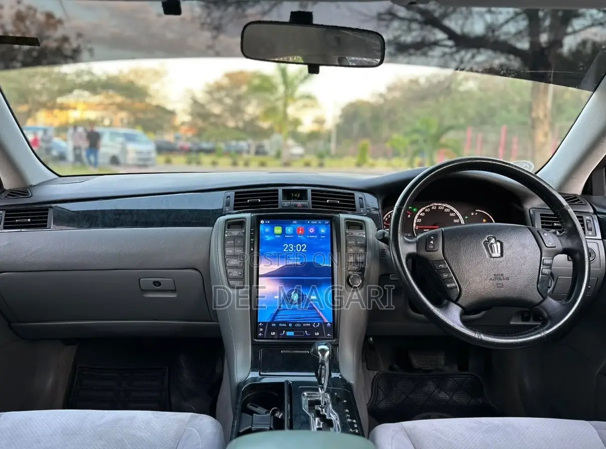 Toyota Crown 2004 Black