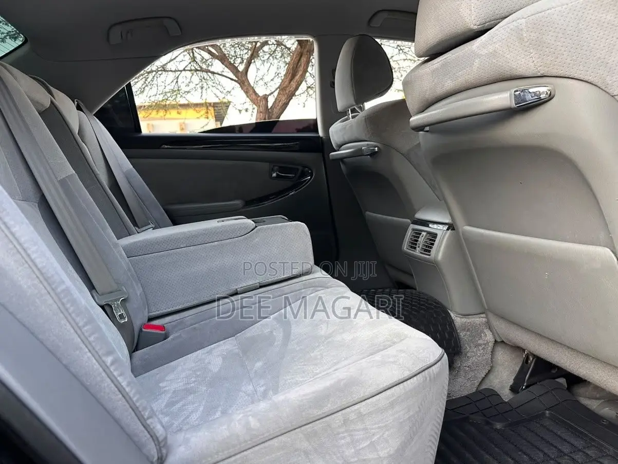 Toyota Crown 2004 Black