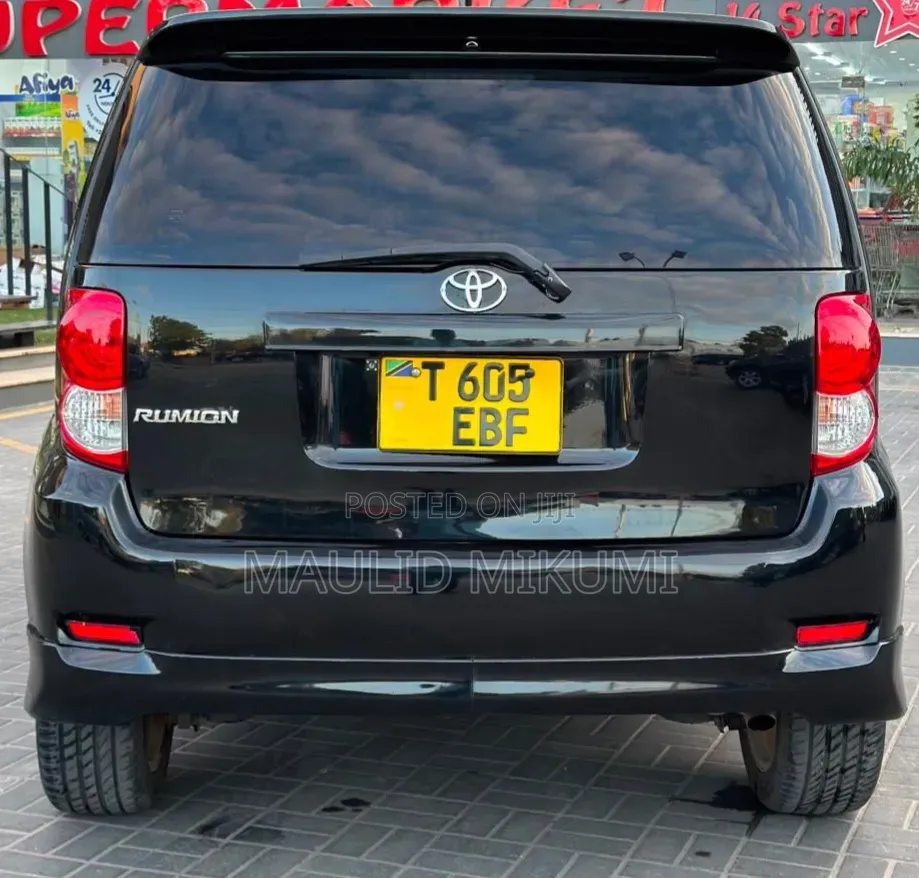 Toyota Corolla Rumion 2009 Black