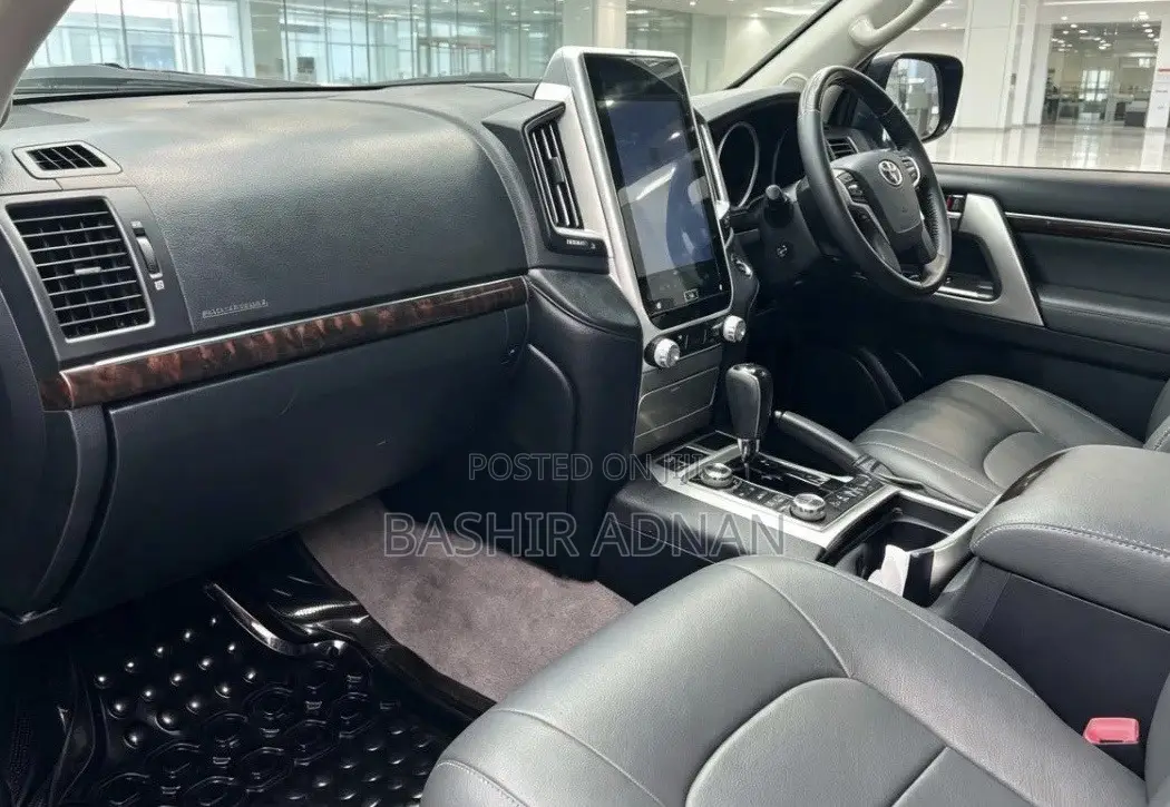 Toyota Land Cruiser 2015 White