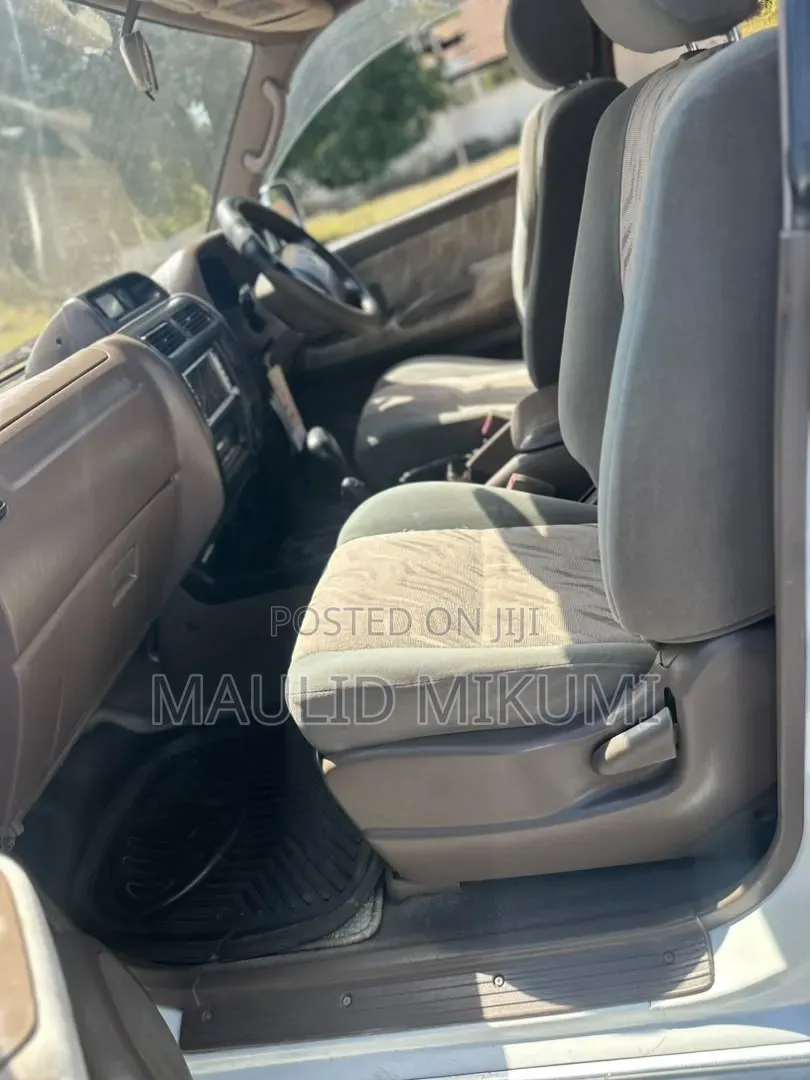 Toyota Land Cruiser Prado 2002 Silver