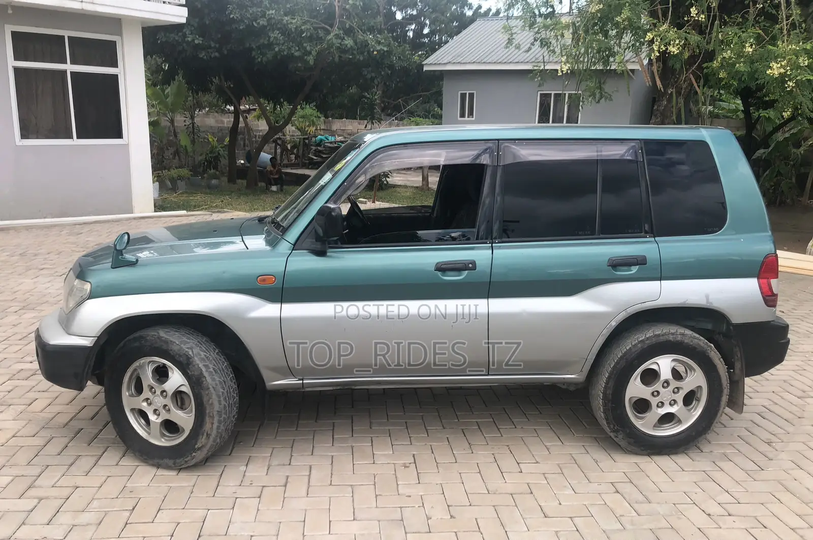 Mitsubishi Pajero IO 2003 Green