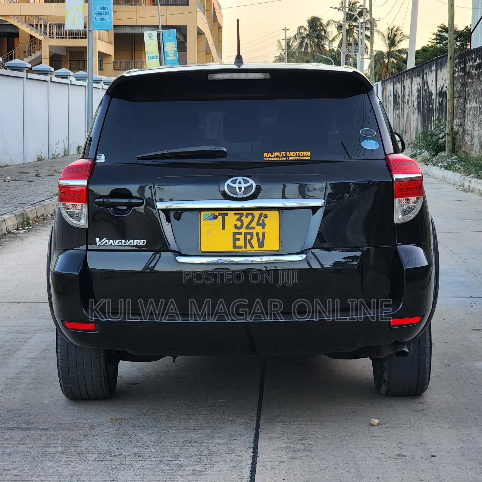 Toyota Vanguard 2011 Black